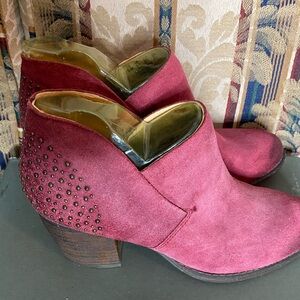 Naya Valerie Studded Suede Leather Ankle Shoe Bootie Boots worn 1x w box